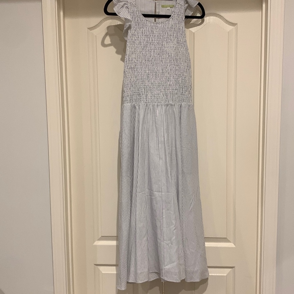 Gianni Bini smocked midi dress size L